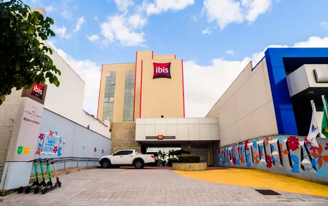 Obra entregue: IBIS, Camburi, ES, Galwan